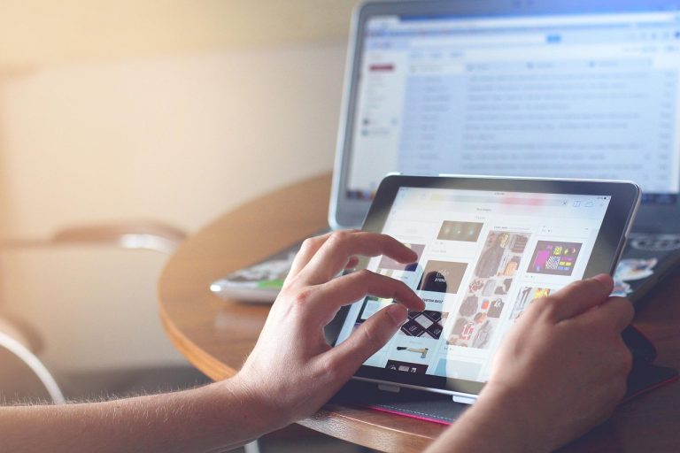 Read more about the article How To Copyright Digital Products? (In 2 Minutes)